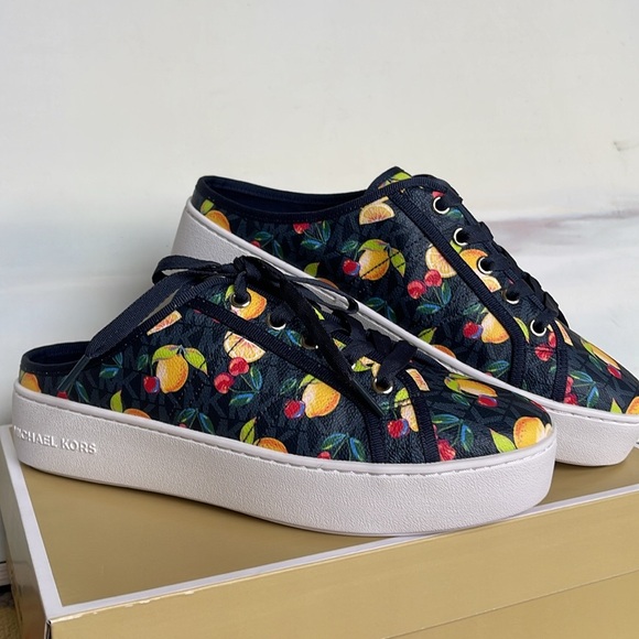 Michael Kors POPPY SLIDE SNEAKERS 
FRUIT PAINT MK SIG SM
49T4POFP1Q Platforms - Picture 5 of 16
